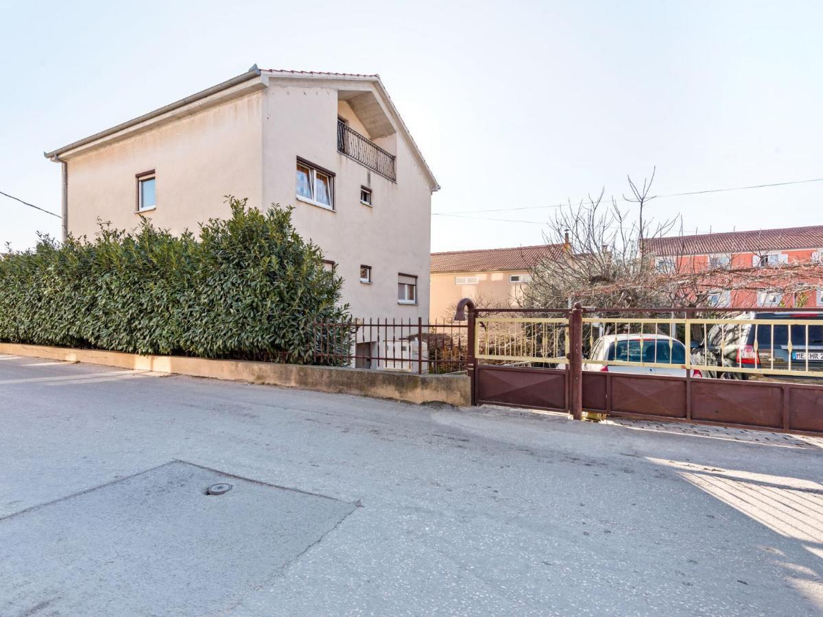 Cosy Holiday Home In Zadar With Garden Eksteriør bilde